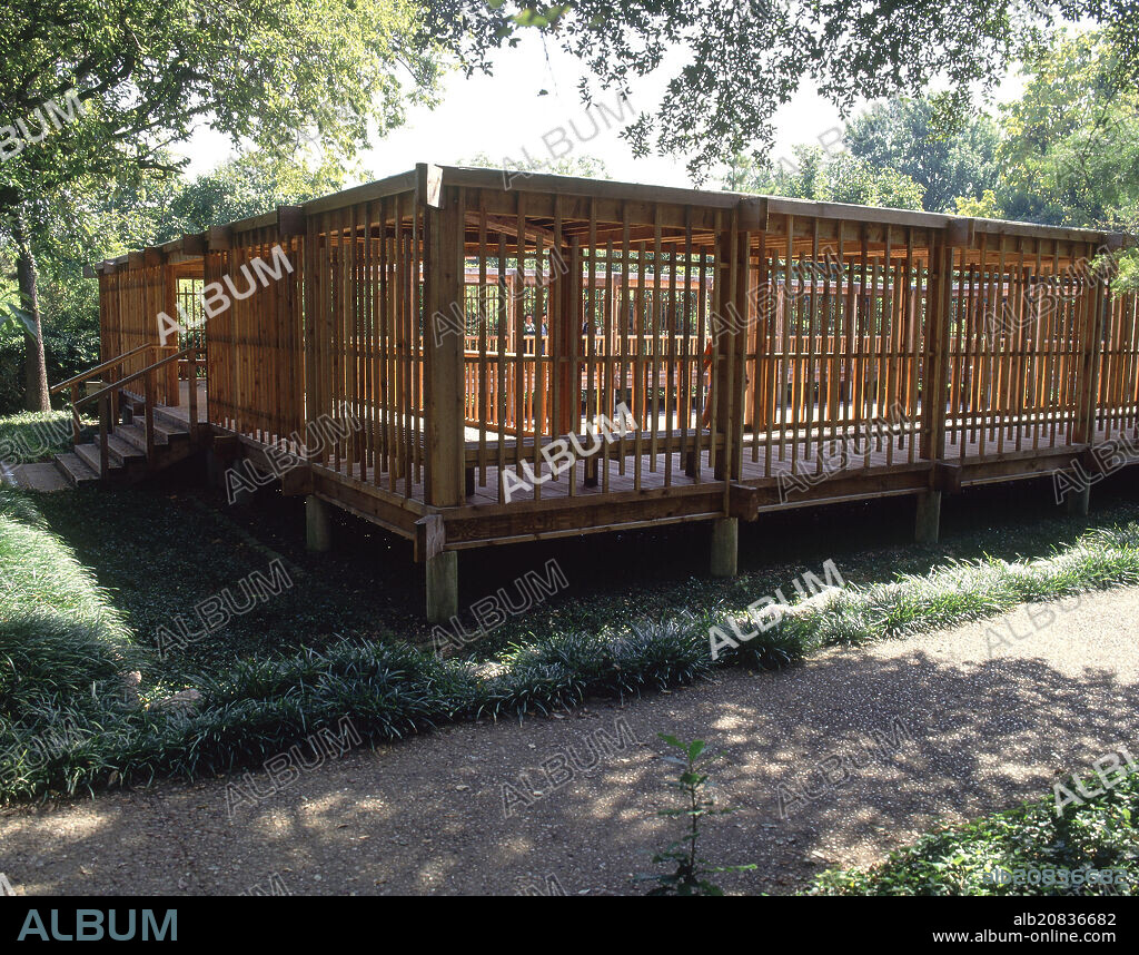 JARDIN JAPONES DE MEDITACION ZEN-ESTILO KARESANSUI-PAISAJE SECO DE ARENA Y ROCA.