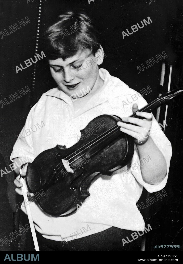 1929. The young violinist Yehudi Menuhin.