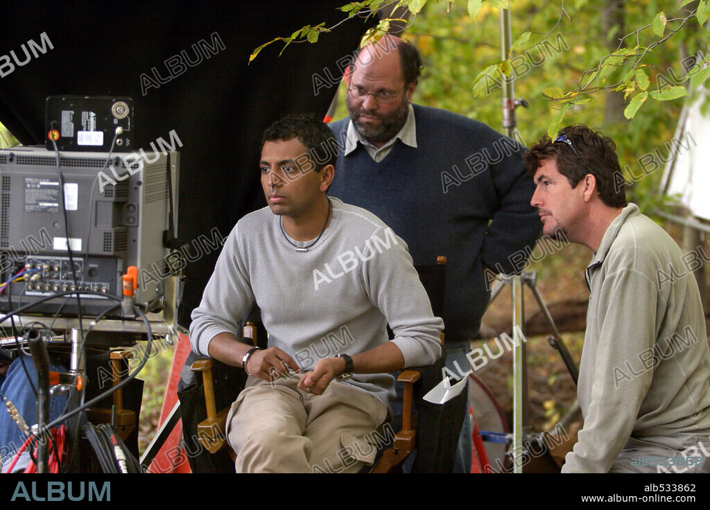 M. NIGHT SHYAMALAN en EL BOSQUE, 2004 (THE VILLAGE), dirigida por M. NIGHT SHYAMALAN. Copyright TOUCHSTONE PICTURES.