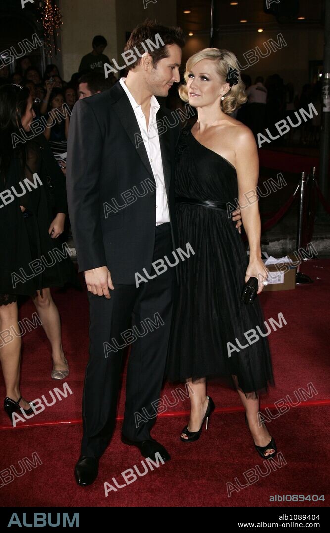 Nov 17, 2008 - Westwood, California, USA - Actor PETER FACINELLI & Actress JENNIE GARTH arriving to the 'Twilight' World Premiere held at the Mann Village & Bruin Theatres. 17/11/2008