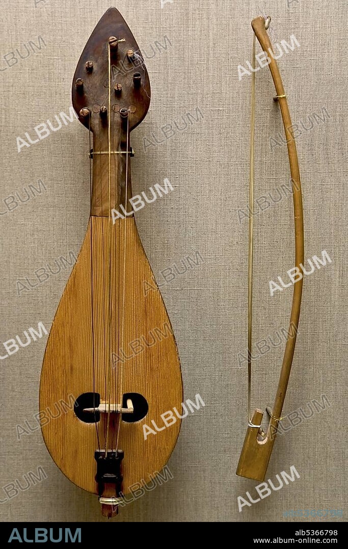 Gadulka, instrument from Bulgaria.