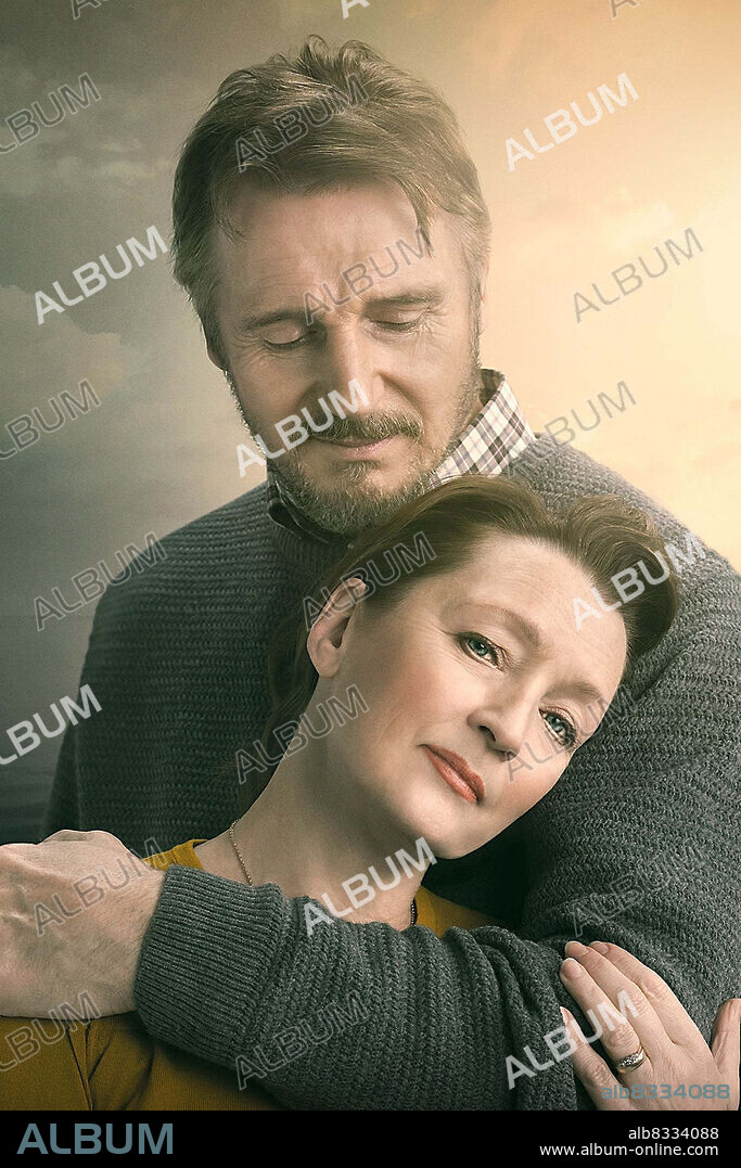 LESLEY MANVILLE y LIAM NEESON en ETERNAMENTE ENAMORADOS, 2019 (ORDINARY LOVE), dirigida por GLENN LEYBURN y LISA BARROS. Copyright HEAD GEAR FILMS.