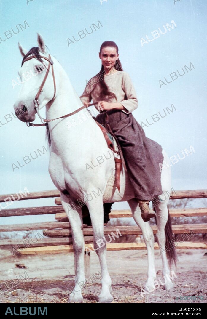 AUDREY HEPBURN in THE UNFORGIVEN, 1960, directed by JOHN HUSTON. Copyright HECHT-HILL-LANCASTER/UNITED ARTISTS.