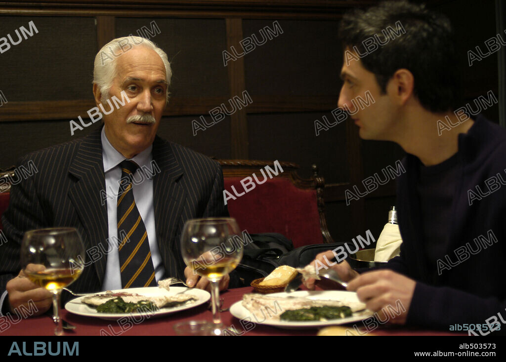 ERNESTO ALTERIO y FEDERICO LUPPI en INCAUTOS, 2004, dirigida por MIGUEL BARDEM. Copyright ALQUIMIA CINEMA/MANDARIN FILMS.