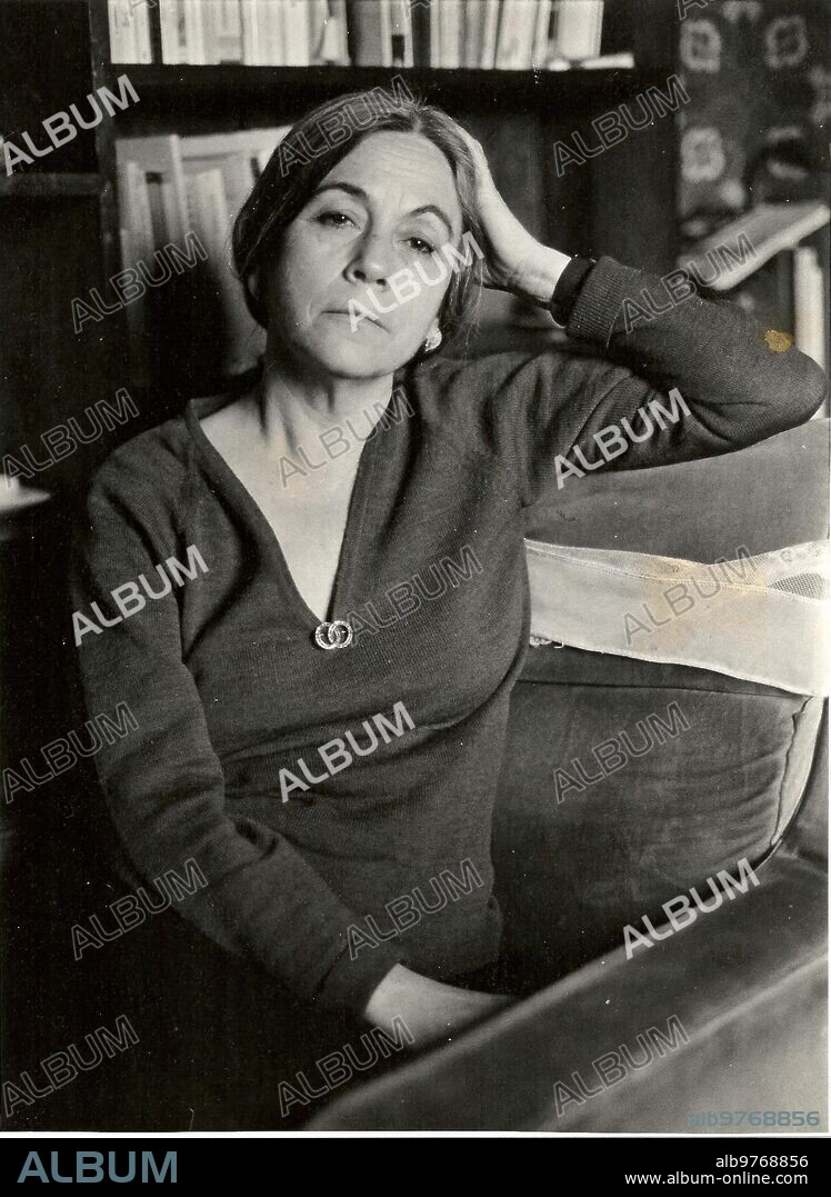 1960. La escritora Carmen Martín Gaite.