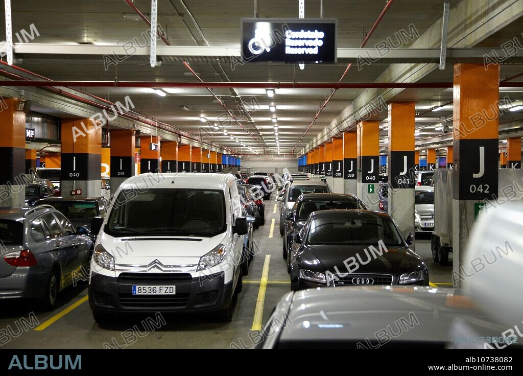 Parking, BEC, Bilbao Exhibition Center, Barakaldo, Bizkaia, Euskadi, Spain.