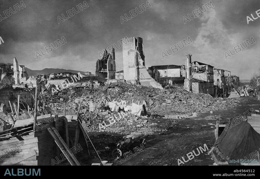 Italy. Sicily. earthquake in Messina. Viale San Martino destroyed. 1908.