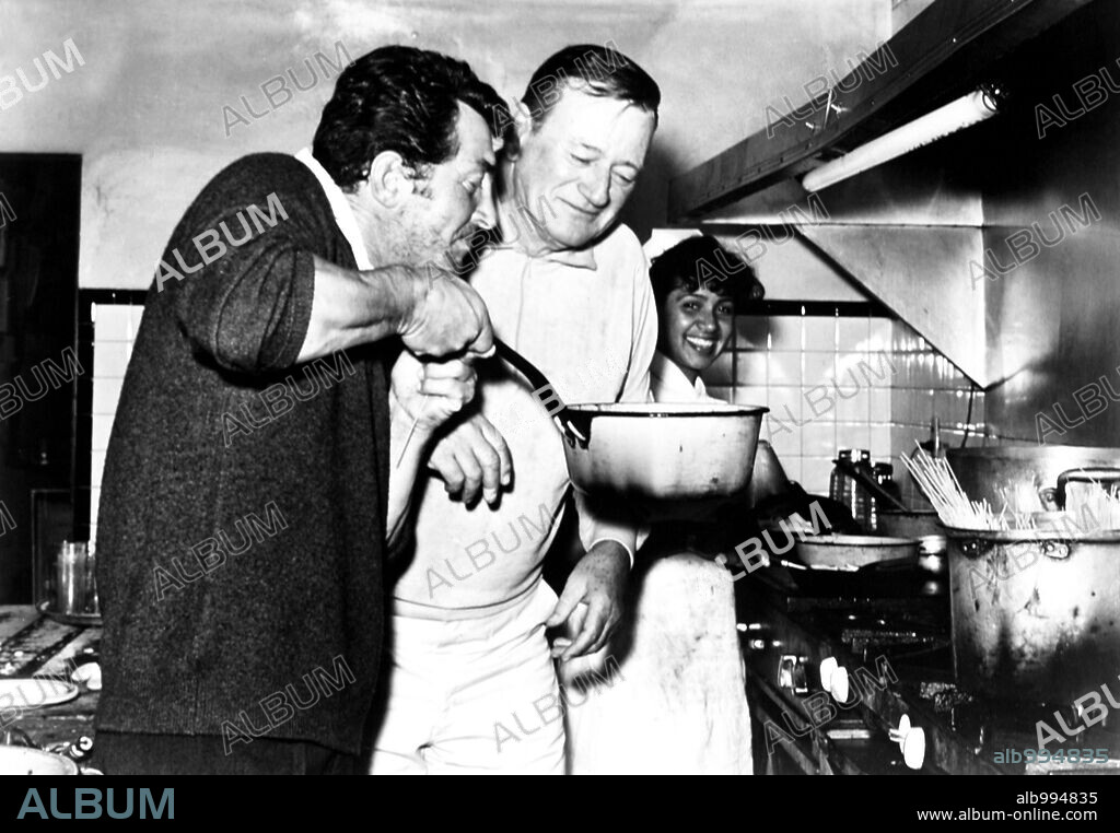 DEAN MARTIN y JOHN WAYNE en LOS CUATRO HIJOS DE KATIE ELDER, 1965 (THE SONS OF KATIE ELDER), dirigida por HENRY HATHAWAY. Copyright PARAMOUNT PICTURES.