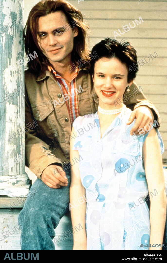 JOHNNY DEPP und JULIETTE LEWIS in GILBERT GRAPE - IRGENDWO IN IOWA, 1993 (WHAT'S EATING GILBERT GRAPE?), unter der Regie von LASSE HALLSTROM. Copyright PARAMOUNT PICTURES.