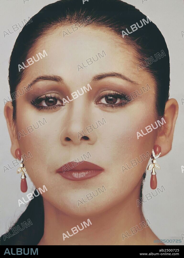 PANTOJA , ISABEL. MARIA ISABEL PANTOJA MARTIN. CANTANTE ESPA„OLA . FOTO PROMOCIONAL DISCO " SE ME ENAMORA EL ALMA " 1989.