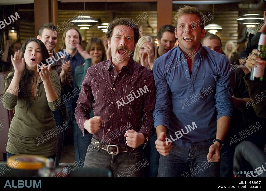 BRADLEY COOPER and MASTERSON, DANNY in YES MAN, 2008, directed by PEYTON REED. Copyright HEYDAY FILMS/VILLAGE ROADSHOW PICTURES/WARNER BROS. PICTURES / MOSELEY, MELISSA.