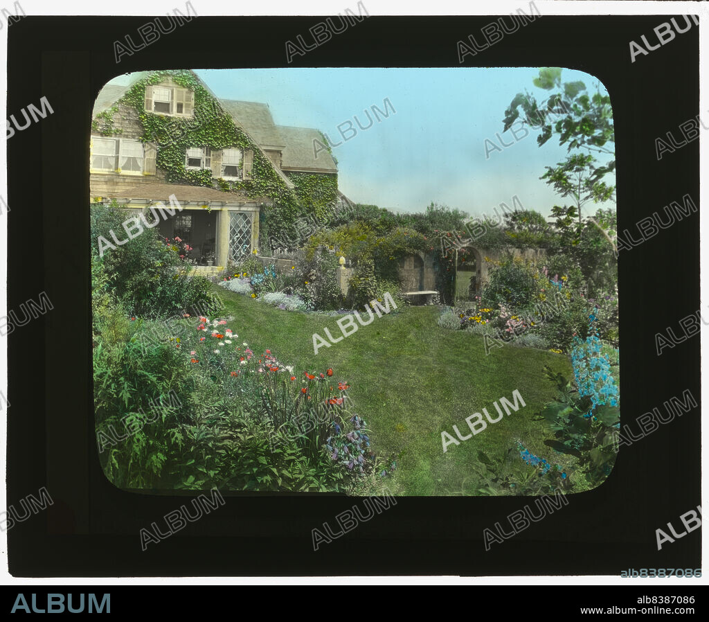 FRANCES BENJAMIN JOHNSTON. Gray Gardens, Robert Carmer Hill house, Lily Pond Lane, East Hampton, New York, c1916. House Architecture: Joseph Greenleaf Thorp, 1897. Landscape Associated Name: Anna Gilman (Mrs. Robert C.) Hill.