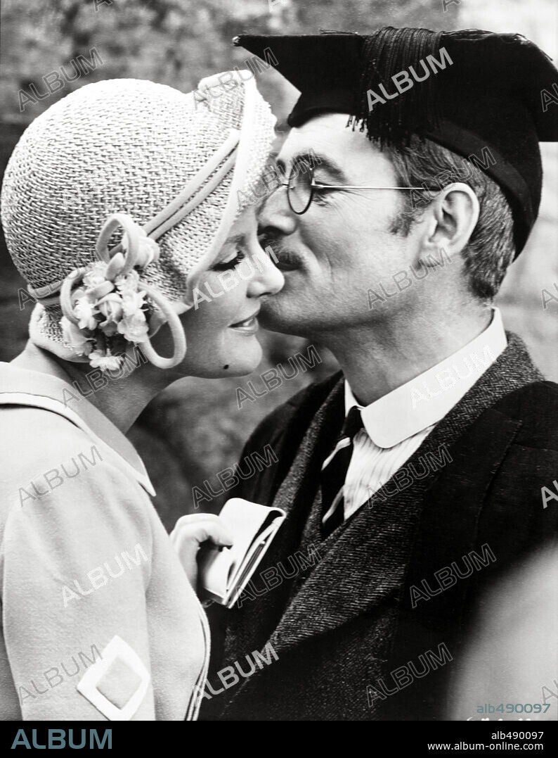 PETER O'TOOLE and PETULA CLARK in GOODBYE, MR CHIPS, 1969, directed by HERBERT ROSS. Copyright M.G.M.