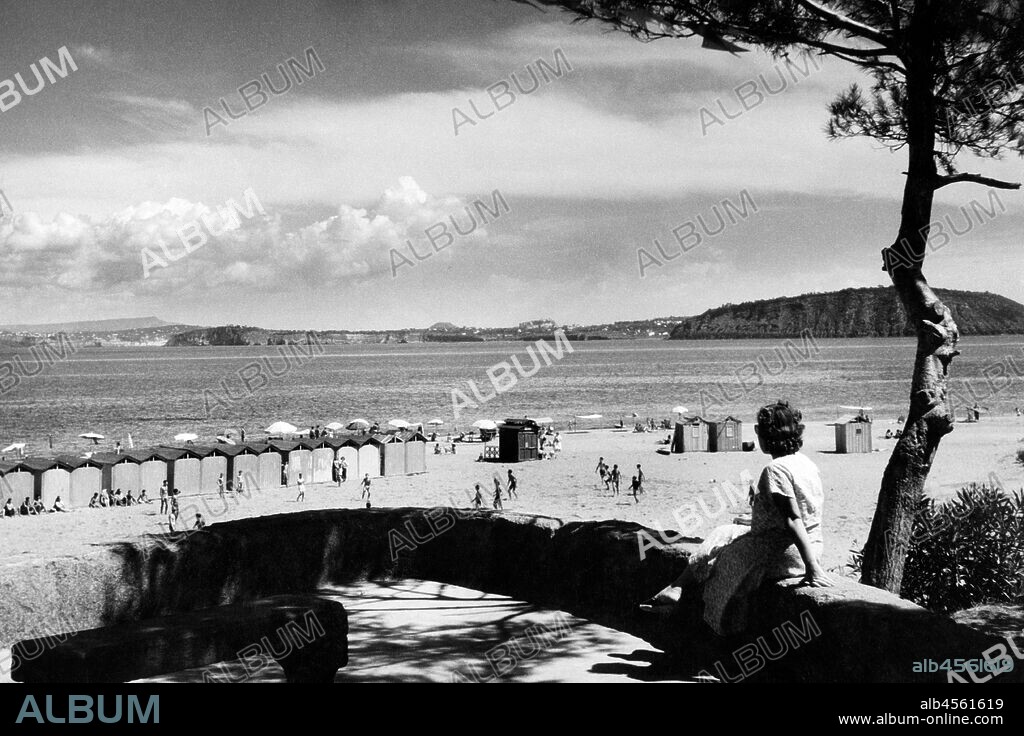 Beach, ischia, campania, italy 1945-50.
