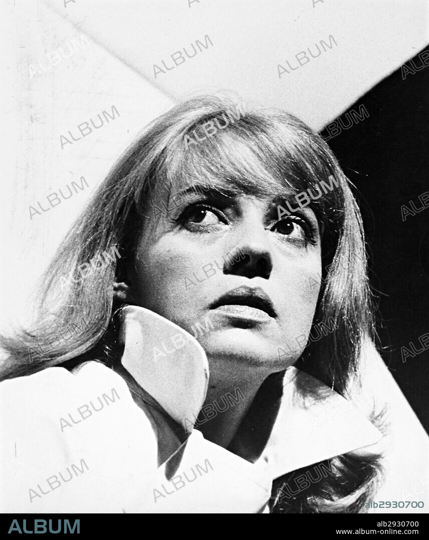 JEANNE MOREAU in THE TRIAL, 1962 (LE PROCES), directed by ORSON WELLES. Copyright PARIS EUROPA/FICIT/HISA.