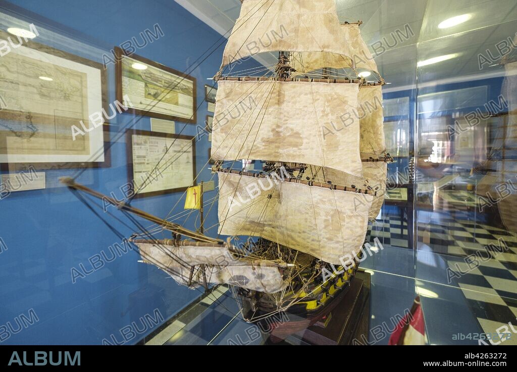 maqueta del navio Santa Ana en la batalla de Trafalgar, 1784, Museo Militar de Menorca, antiguo cuartel de Cala Corb, plaza central de Es Castell, construido por los británicos en 1771, Menorca, balearic islands, Spain.