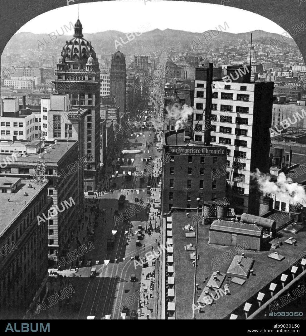 San Francisco, California circa 1910, Market Street in San Francisco, with the Call Building at left. Designed by noted local architects James and Merritt Reid along with bridge engineer Charles Strobe, the structure survived the 1906 earthquake. Eighteen stories tall, it was San Francisco's first sksyscraper and the tallest building west of Chicago.
