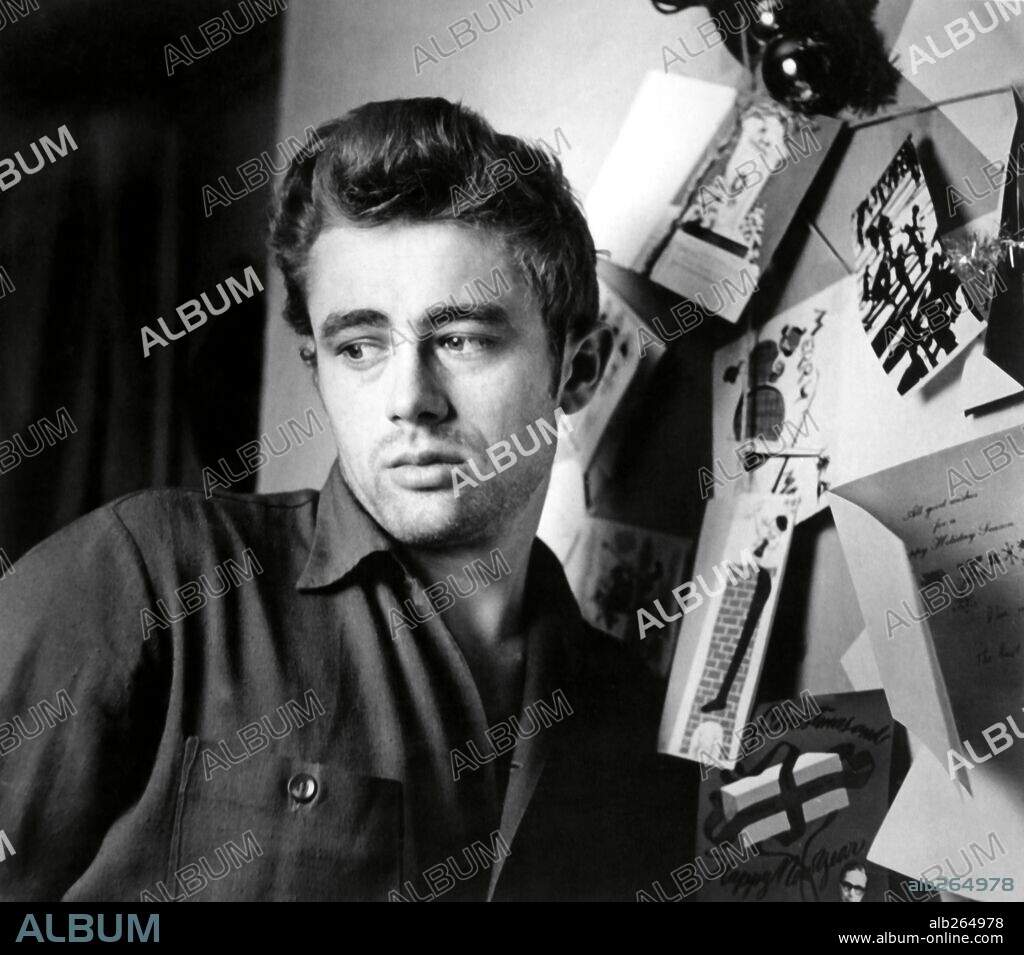 JAMES DEAN.  1954