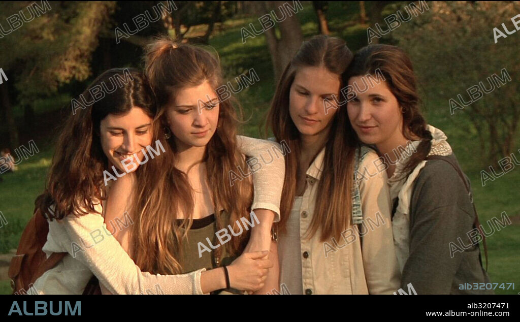 CARLA LINARES, ELENA MARTIN, MARTA CAÑAS y VICTORIA SERRA en LAS AMIGAS DE AGATA, 2015, dirigida por ALBA CROS, LAIA ALABART, LAURA RIUS y MARTA VERHEYEN. Copyright UNIVERSITAT POMPEU FABRA.