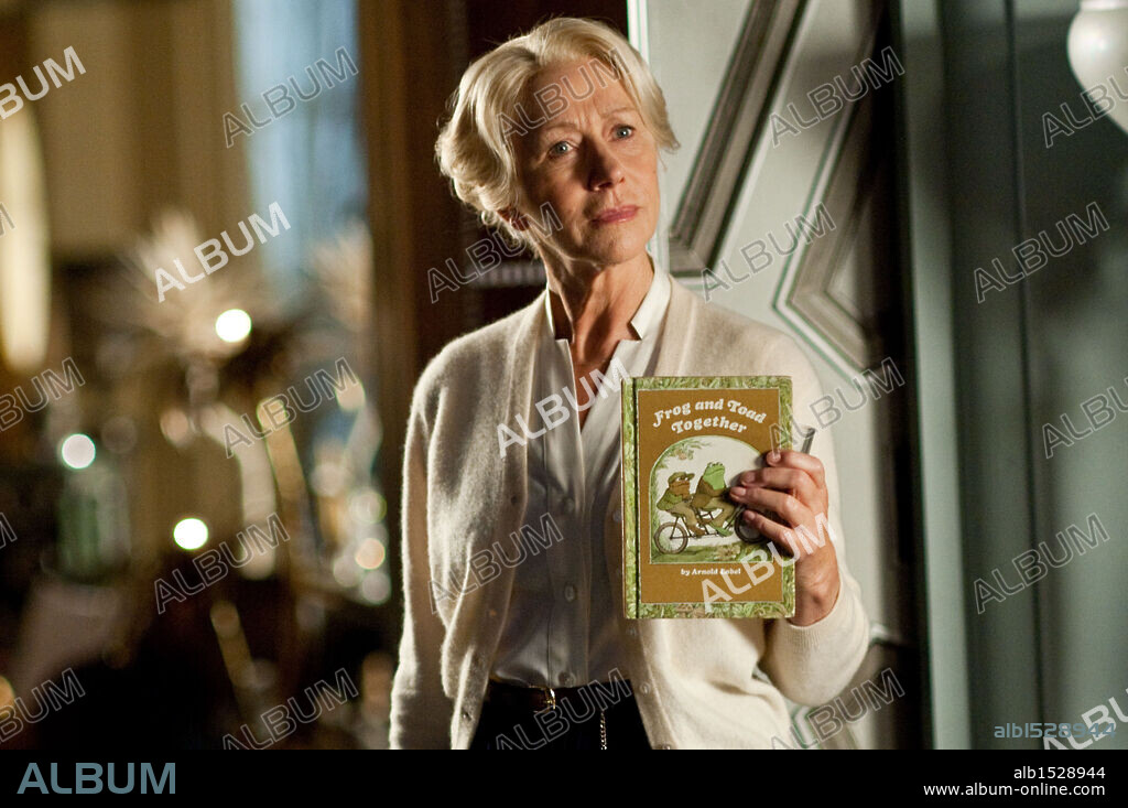 HELEN MIRREN in ARTHUR, 2011, directed by JASON WINER. Copyright WARNER BROS. PICTURES.