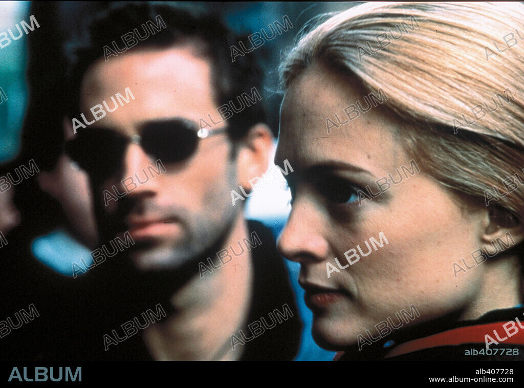 HEATHER GRAHAM and JOSEPH FIENNES in KILLING ME SOFTLY, 2002, directed by CHEN KAIGE. Copyright THE MONTECITO PICTURE COMPANY.