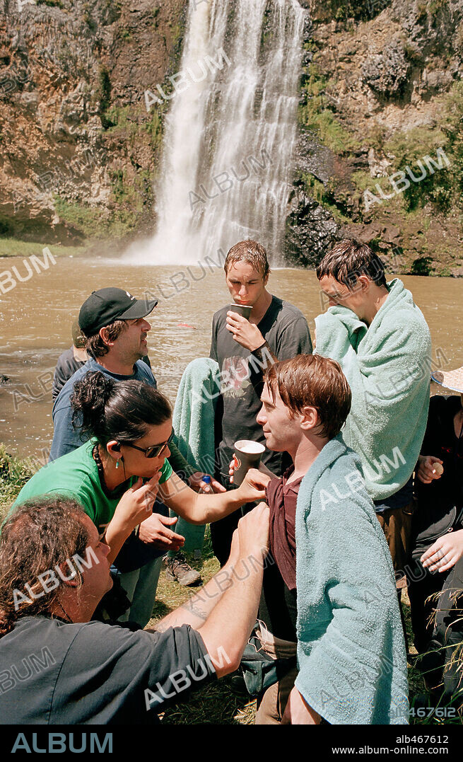 DAX SHEPARD, MATTHEW LILLARD, SETH GREEN and STEVEN BRILL in WITHOUT A PADDLE, 2004, directed by STEVEN BRILL. Copyright PARAMOUNT PICTURES.