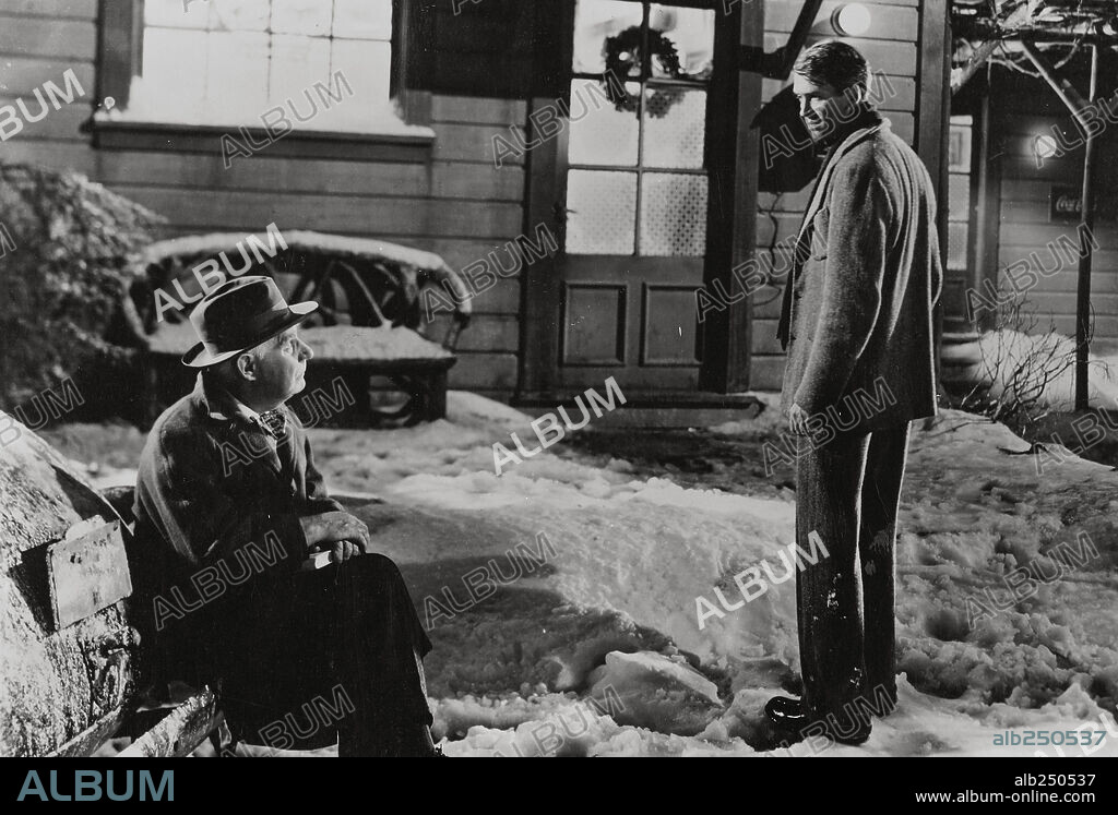 HENRY TRAVERS y JAMES STEWART en QUÉ BELLO ES VIVIR, 1946 (IT'S A WONDERFUL LIFE), dirigida por FRANK CAPRA. Copyright RKO.