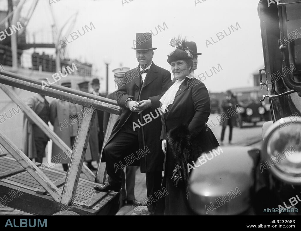HARRIS & EWING. Mrs. Josephus Daniels,with Sec. Daniels Boarding Mayflower. Allied Commission, 1917. American suffragist leader and writer Addie Worth Bagley Daniels with her husband Josephus Daniels, Secretary of the US Navy.
