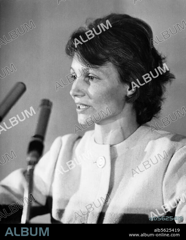 Margot Honecker, born Feist; Politician (SED), from 1953 (Erich) Honecker; Halle an der Saale 17.04.1927 - Santiago de Chile 06.05.2016. Margot Honecker, First Minister of Education, speaks at the Conference of Teachers and Educational Scientists on 24 May 1965 in the Berlin Congress Hall. Photo.