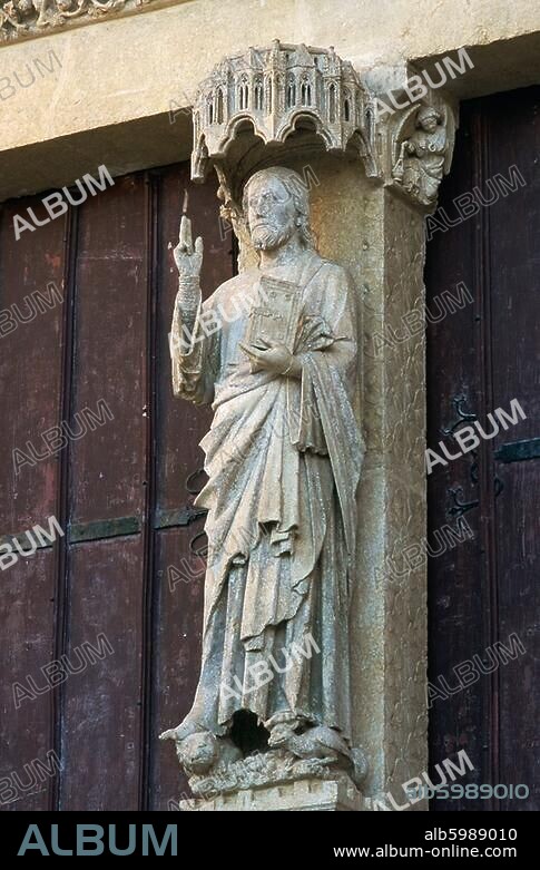 Amiens (Dép.Somme, Picardie, Frankreich), Kathedrale / Cathédrale Notre-Dame, Westfassade, Mittelportal ("Portail du Beau-Dieu d'Amiens"), Trumeaupfeiler.-Statue des Christus, sog. Beau-Dieu d'Amiens.-Skulptur, um 1220/30.