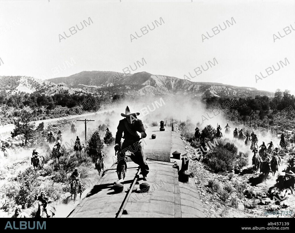 CANTINFLAS en LA VUELTA AL MUNDO EN 80 DÍAS, 1956 (AROUND THE WORLD IN EIGHTY DAYS), dirigida por MICHAEL ANDERSON. Copyright UNITED ARTISTS.