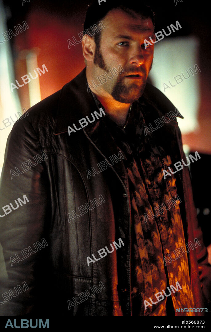 JAMES GANDOLFINI in EIGHT MILLIMETER, 1999 (8MM), directed by JOEL SCHUMACHER. Copyright COLUMBIA PICTURES / LOSS, CHRISTINE.