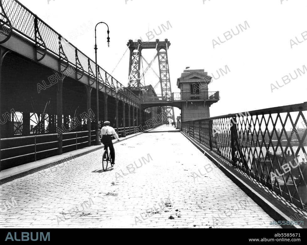 New York (USA), Williamsburg Bridge, Verbindung zwischen Broadway (Brooklyn). und Delancy Street (Manhattan). Blick auf die Fahrbahn. Foto, 1905 (Waldemar Abegg).