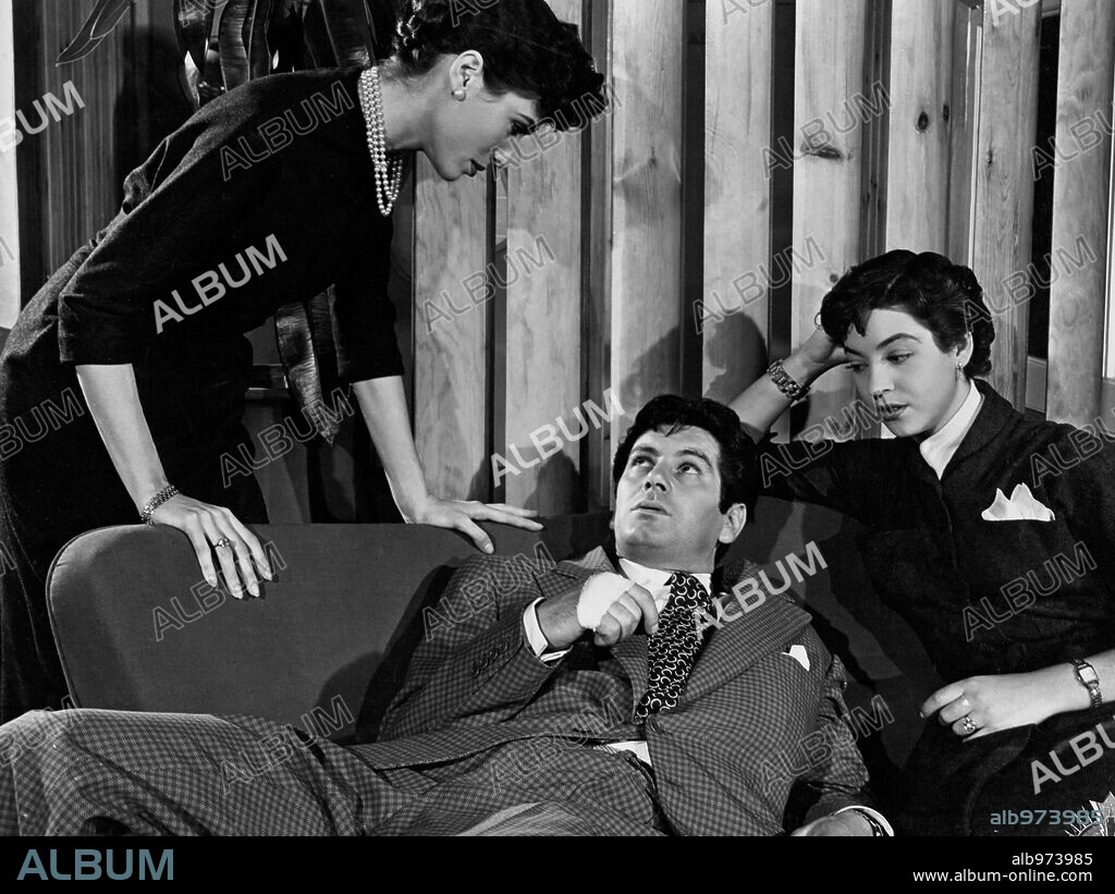 ONCE PARES DE BOTAS, 1954, directed by FRANCISCO ROVIRA BELETA. Copyright PRODUCCIONES BALCAZAR.