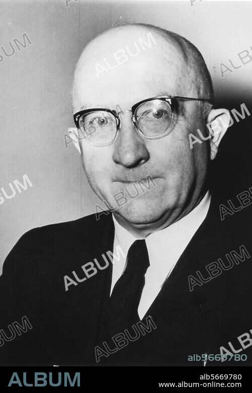 Mauersberger, Rudolf Chordirigent und Komponist (ab 1930 Kantor der Dresdener Kreuzkirche). Mauersberg 29.1.1889 - Dresden 22.2.1971. Porträtaufnahme, um 1954.