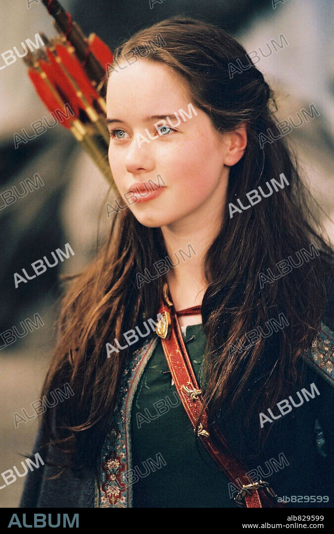 ANNA POPPLEWELL in CHRONICLES OF NARNIA: THE LION, THE WITCH AND THE WARDROBE, THE, 2005, directed by ANDREW ADAMSON. Copyright WALT DISNEY PICTURES / BRAY, PHIL.