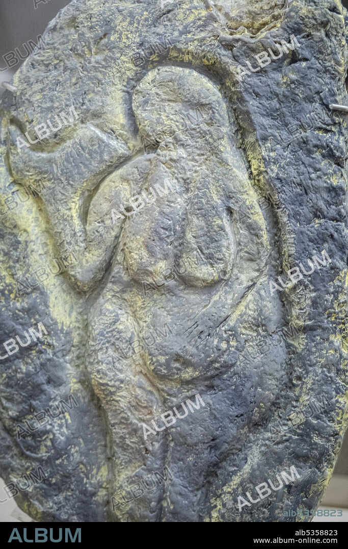 bas-relief of a venus, Upper Paleolithic Gravettian, Laussel, Museo de la evolución humana, MEH, Burgos , Spain.