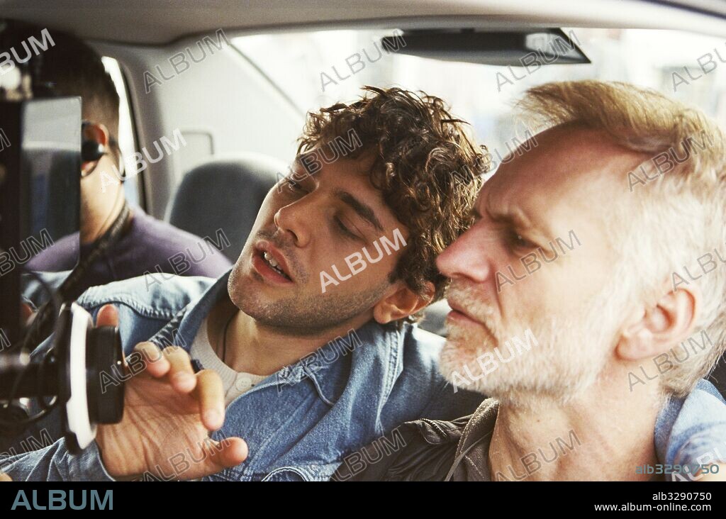 ANDRE TURPIN y XAVIER DOLAN en SOLO EL FIN DEL MUNDO, 2016 (JUSTE LA FIN DU MONDE), dirigida por XAVIER DOLAN. Copyright SONS OF MANUAL/MK2 PROD/TELEFILM CANADA.