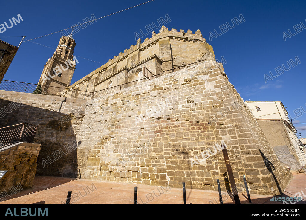canvas of medieval wall, church of Santa Maria de la Corona, Ejea de los Caballeros, Cinco Villas, Zaragoza, Aragon, Spain.