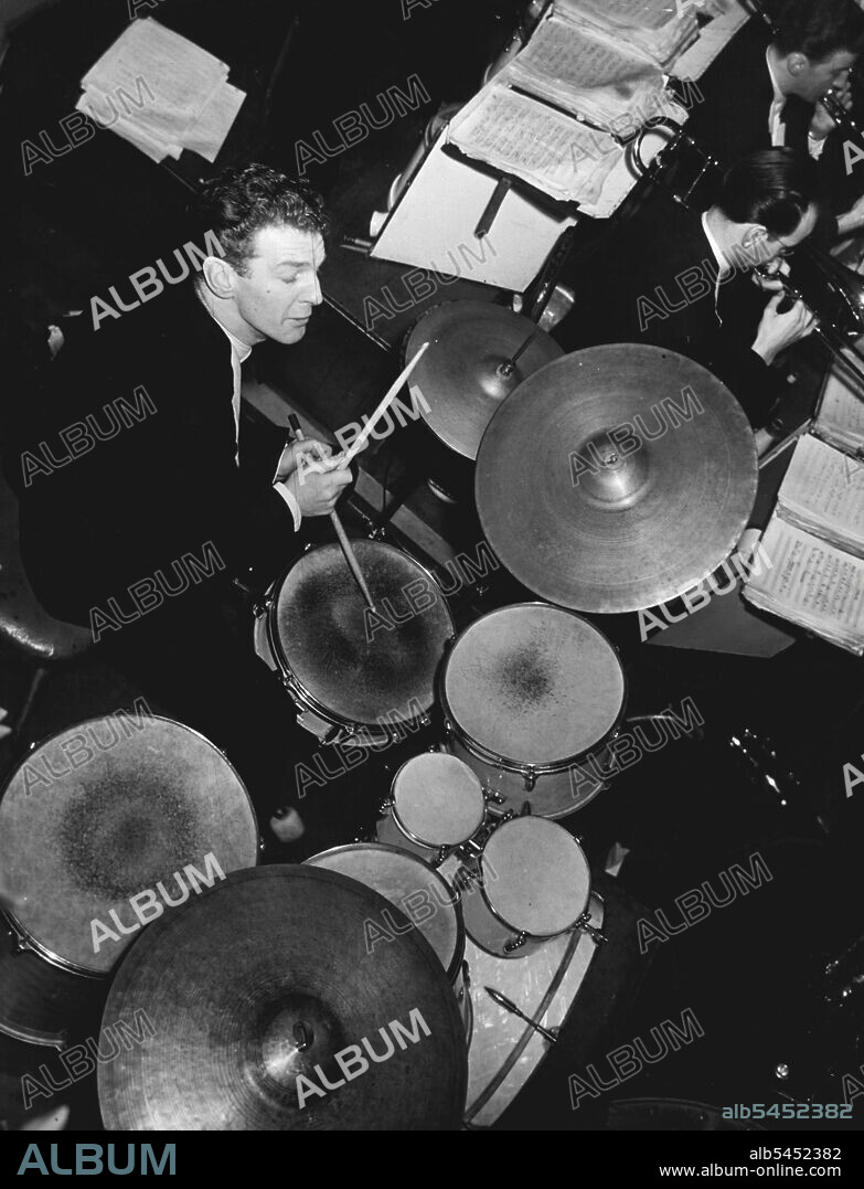 Ronnie Verrell with Ted heath and his music. May 19, 1955. (Photo by Michael Boys).