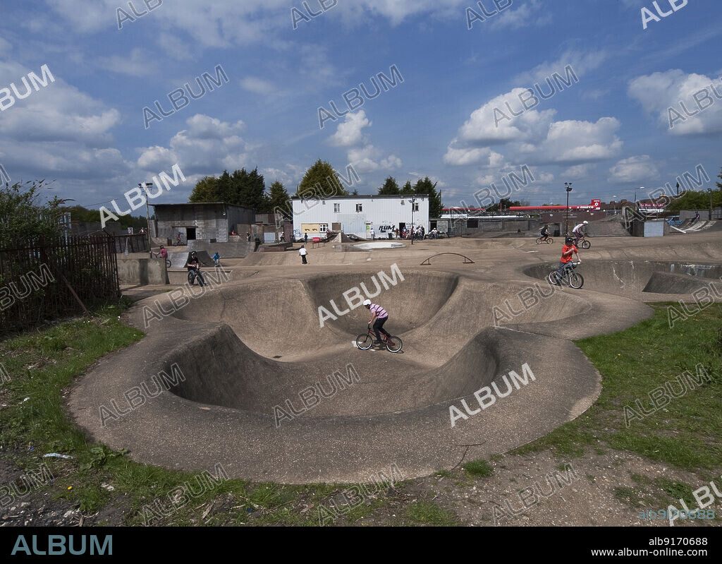 SIMON INGLIS. The Rom skatepark, Hornchurch, Havering, Greater London Authority, 2013. The 'Four Leaf Clover' at The Rom skatepark, Hornchurch. The Rom skatepark was designed by Adrian Rolt of G-Force, and was built in 1978. It is London's oldest commercial skatepark and is listed at Grade II.