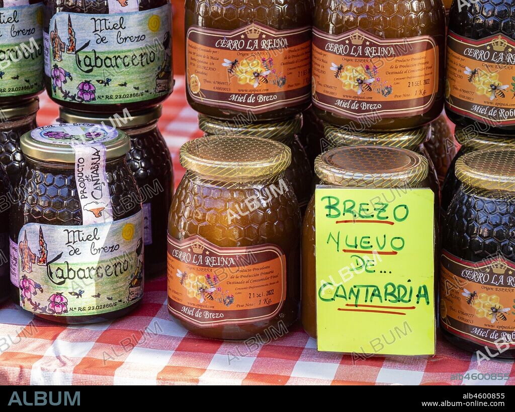 miel de brezo cantabra, Cabezón de la Sal, comarca Saja-Nansa, Cantabria, Spain.