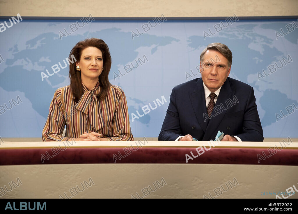 ANNA TORV and TOM WILKINSON in THE NEWSREADER, 2021, directed by EMMA FREEMAN. Copyright Werner Film Productions.