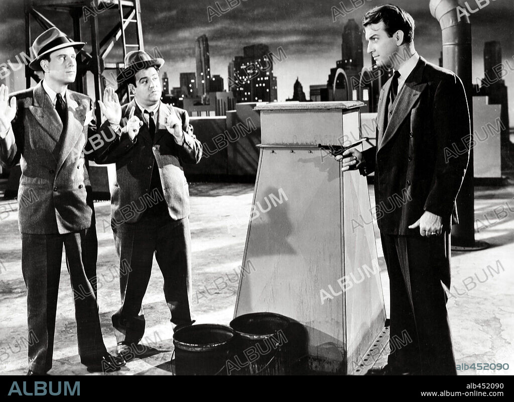 BUD ABBOTT and LOU COSTELLO in WHO DONE IT?, 1942, directed by BASIL DEARDEN. Copyright UNIVERSAL PICTURES.