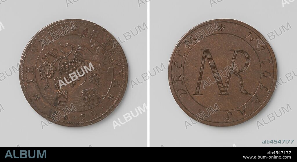 Wijnkopersgilde from Utrecht, guild token from Nicolaas Vreem, Copper medal. Obverse: hand from clouds holding bunch of grapes, on the ground: one standing and two horizontal barrels, in between leaves branches within a circle. Reverse: monogram of letters N, V and R within decorative border and lettering, Utrecht, Nicolaas Vreem, anonymous, 1650, copper (metal), engraving, d 3.6 cm × w 17.79 gr.