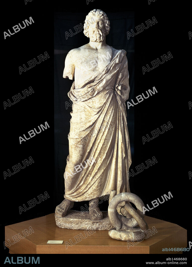 ARTE GRIEGO. ESPAÑA. ESCULAPIO. Nombre latino del dios griego ASCLEPIO. Escultura de mármol del Pantélico y de Paros. CULTURA GRIEGA, s. III a. C. Museo Arqueológico de Barcelona. Cataluña.