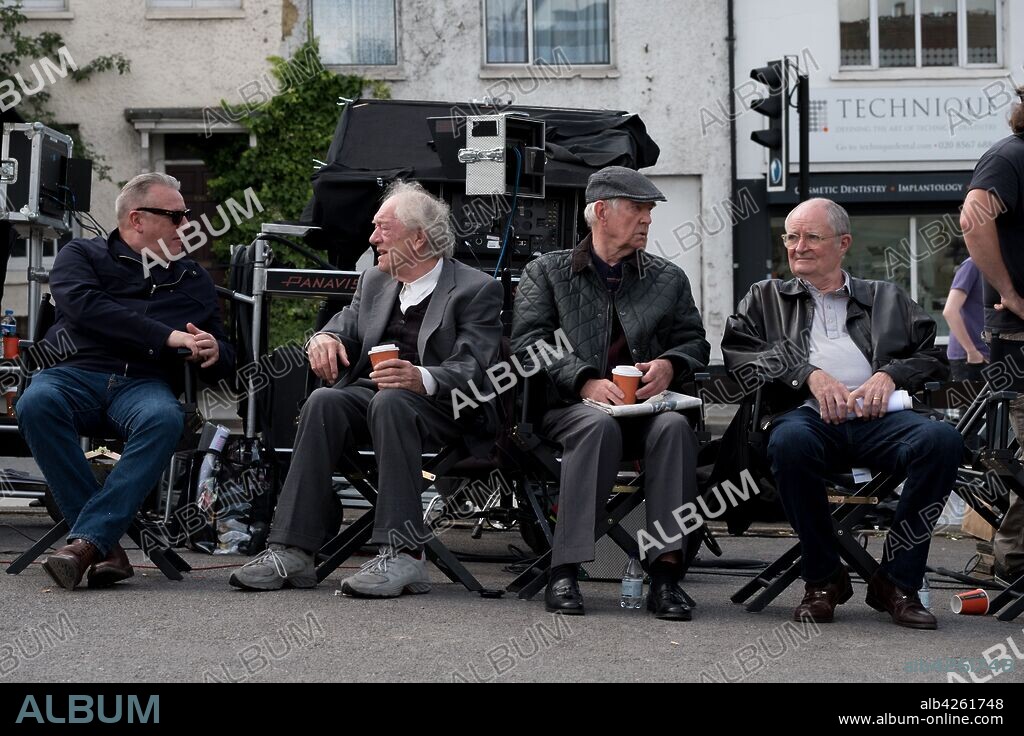 JIM BROADBENT, MICHAEL GAMBON and PAUL WHITEHOUSE in KING OF THIEVES, 2018, directed by JAMES MARSH. Copyright Working Title Films.