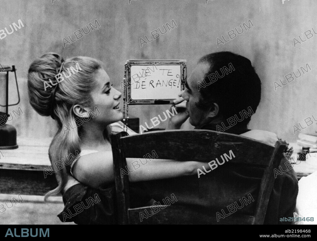 Catherine Dorléac and MICHEL PICCOLI. CATHERINE DENEUVE and MICHEL PICCOLI in THE CREATURES, 1966 (LES CRÉATURES), directed by AGNES VARDA. Copyright MAG BODARD/MADELEINE FILMS/SANDREW.