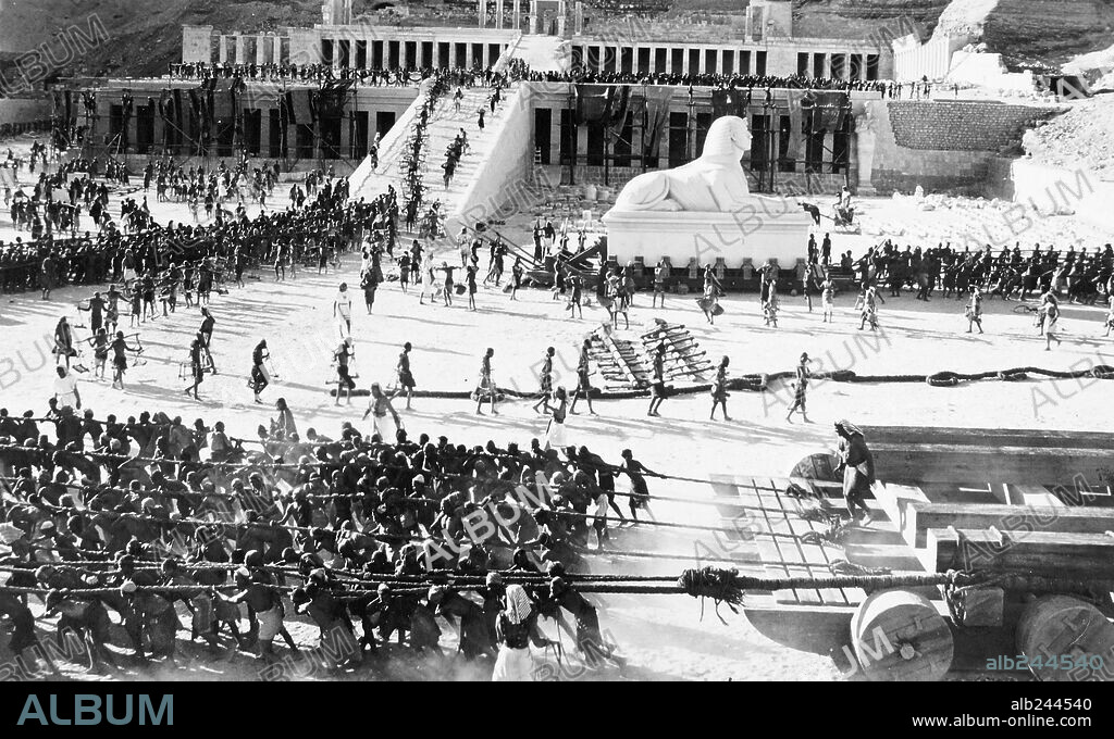 THE TEN COMMANDMENTS, 1956, unter der Regie von CECIL B DEMILLE. Copyright PARAMOUNT PICTURES.