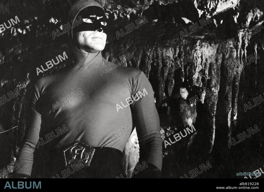 GIOVANNI CIANFRIGLIA en SUPERARGO, EL GIGANTE, 1968 (IL RE DEI CRIMINALI), dirigida por PAOLO BIANCHINI. Copyright IZARO FILMS.